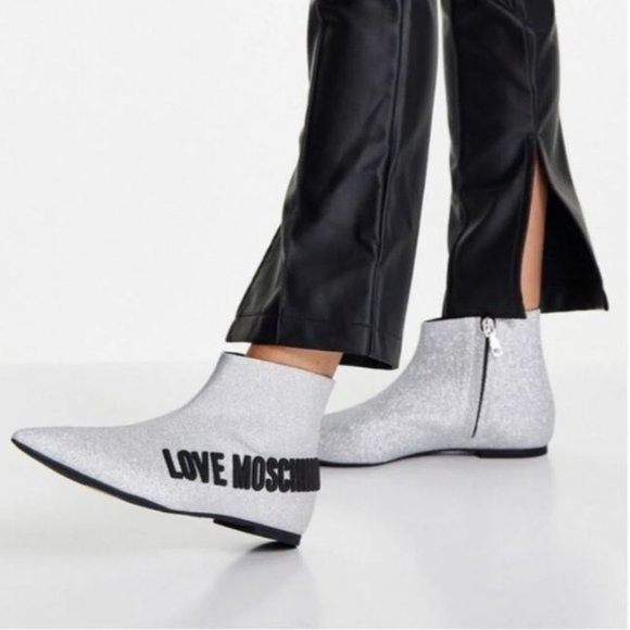 Brand New Women's Sz 38 M Love Moschino Argento Glitter Pointed Toe Booties - Picture 1 of 6